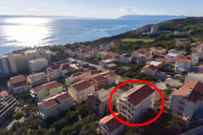 Apartments with a parking space Tucepi, Makarska - 14457